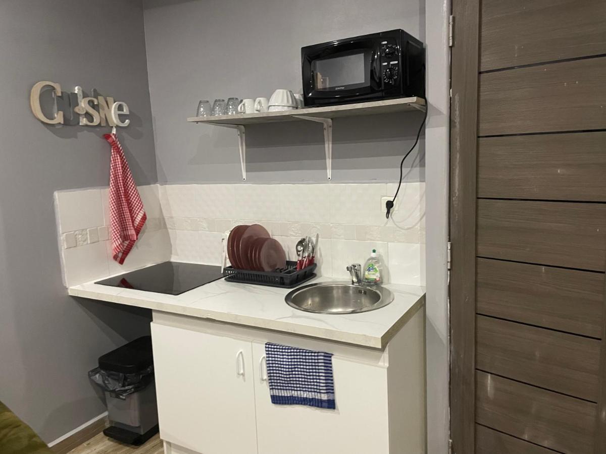 Pelaka Confort Pamandzi Esterno foto